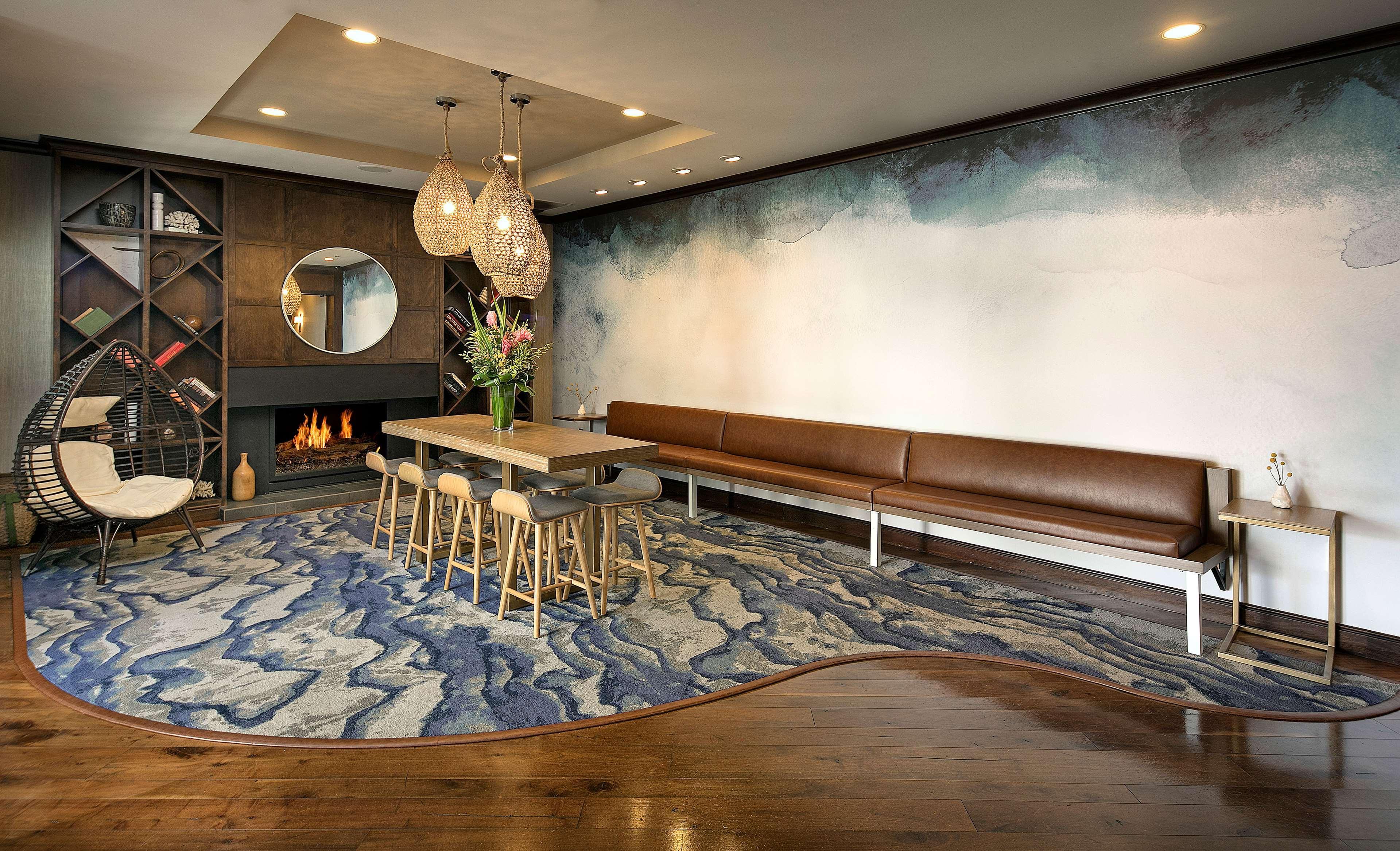 Jamaica Bay Marina Del Rey Tapestry Collection By Hilton