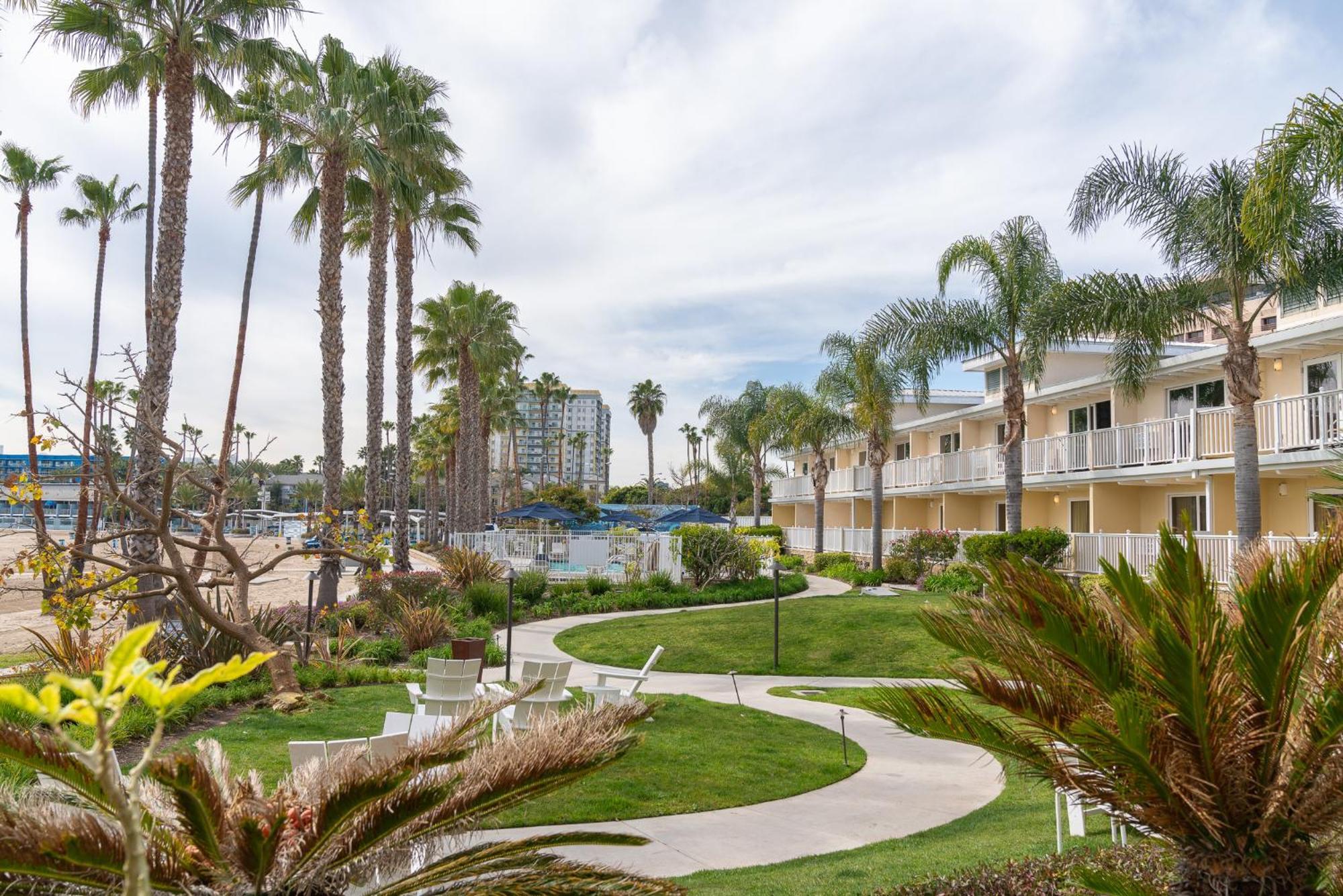Jamaica Bay Marina Del Rey Tapestry Collection By Hilton